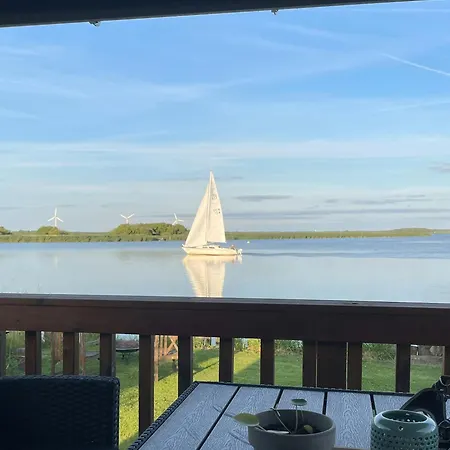 Protected Fjord With Fjord Views Ferienhaus