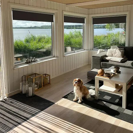 Vakantiehuis Protected Fjord With Fjord Views *