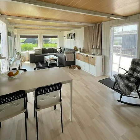 Vakantiehuis Protected Fjord With Fjord Views *